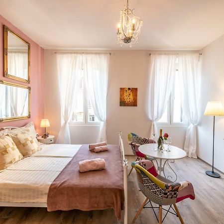 Old City Romantic Studios 3 PUY 외부 사진