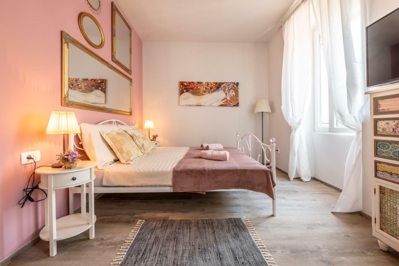 Old City Romantic Studios 3 PUY 외부 사진