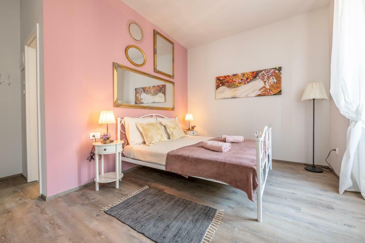 Old City Romantic Studios 3 PUY 외부 사진