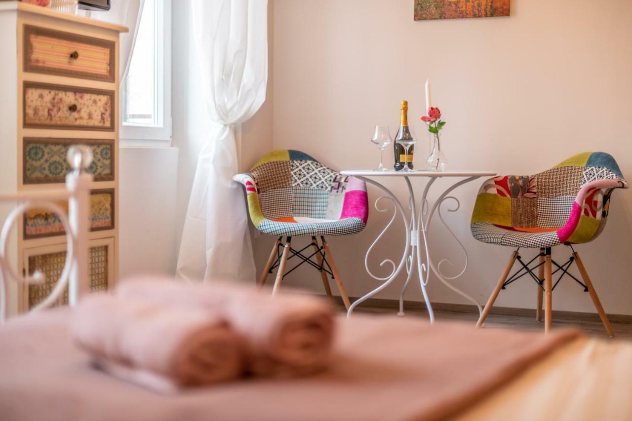 Old City Romantic Studios 3 PUY 외부 사진