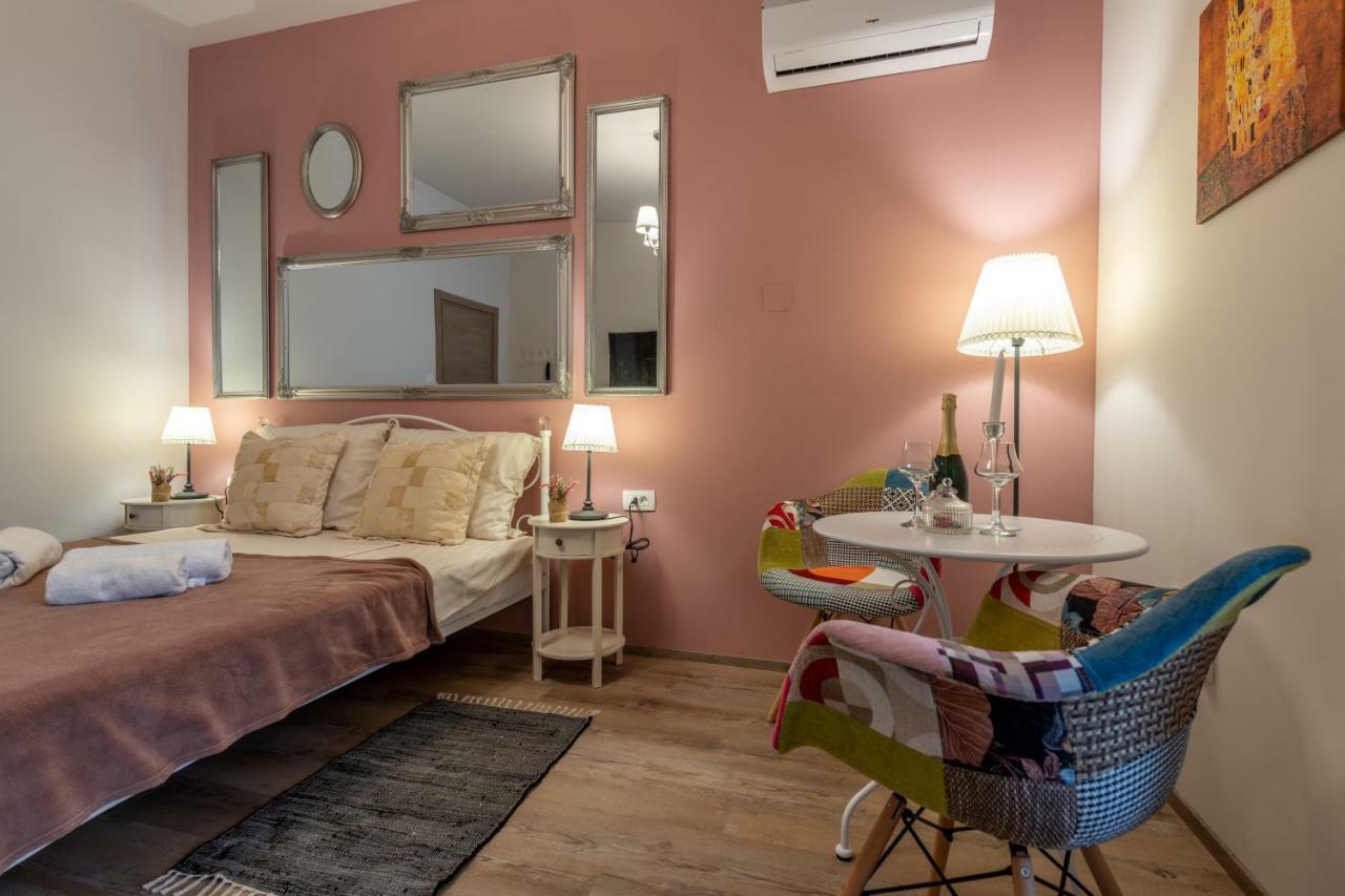 Old City Romantic Studios 3 PUY 외부 사진