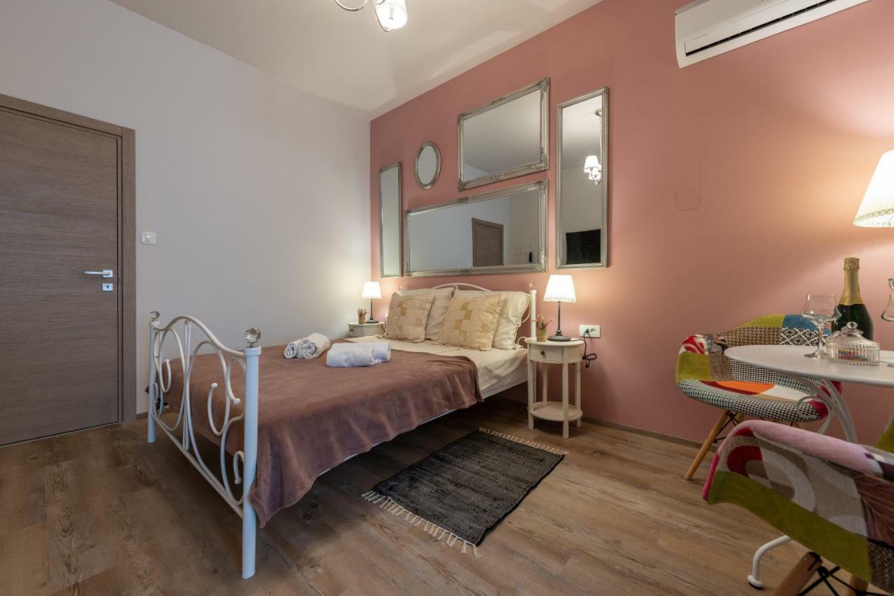 Old City Romantic Studios 3 PUY 외부 사진