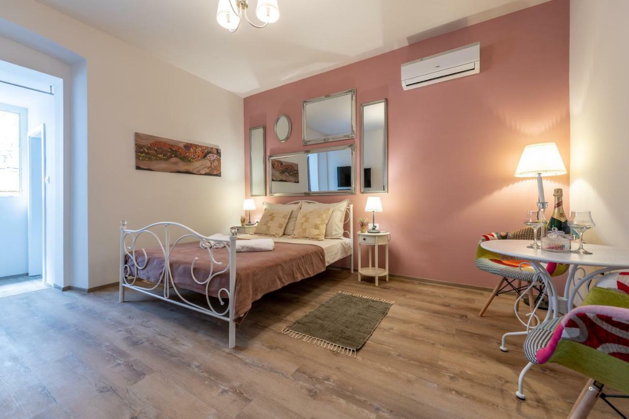 Old City Romantic Studios 3 PUY 외부 사진