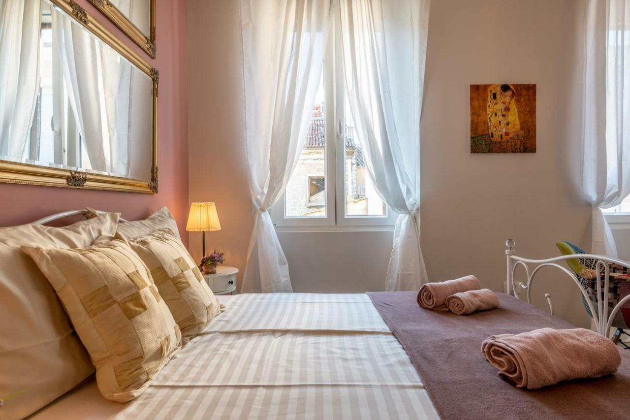 Old City Romantic Studios 3 PUY 외부 사진